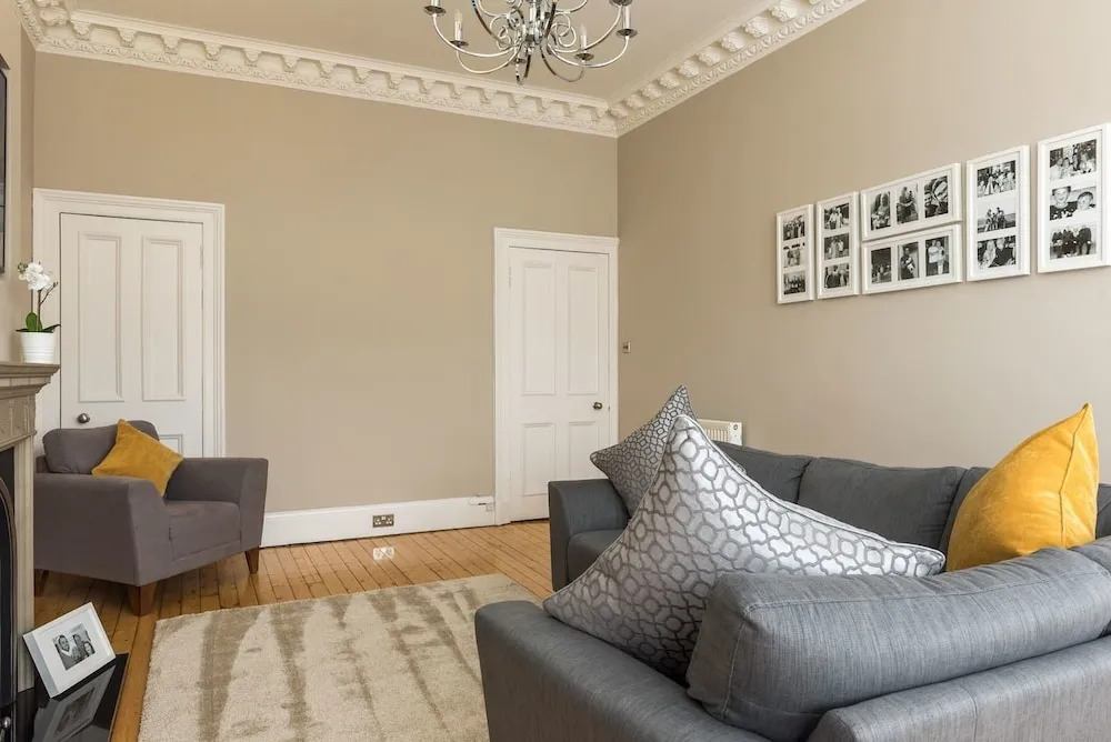 Sleek and Modern 2BR Home Near City Centre