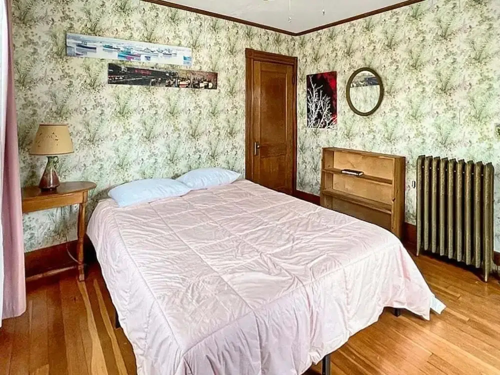 Kurtz Cottage - Y856