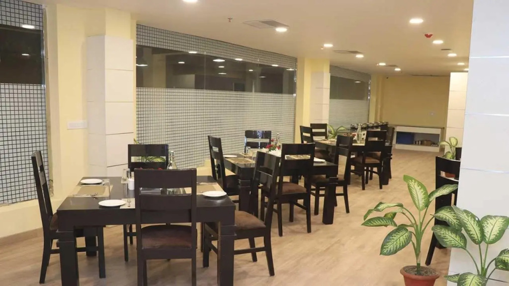 Click Hotel Transport Nagar