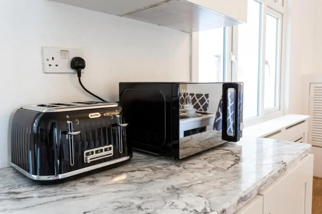 The Woodgrange - 4-Bedroom Apartment