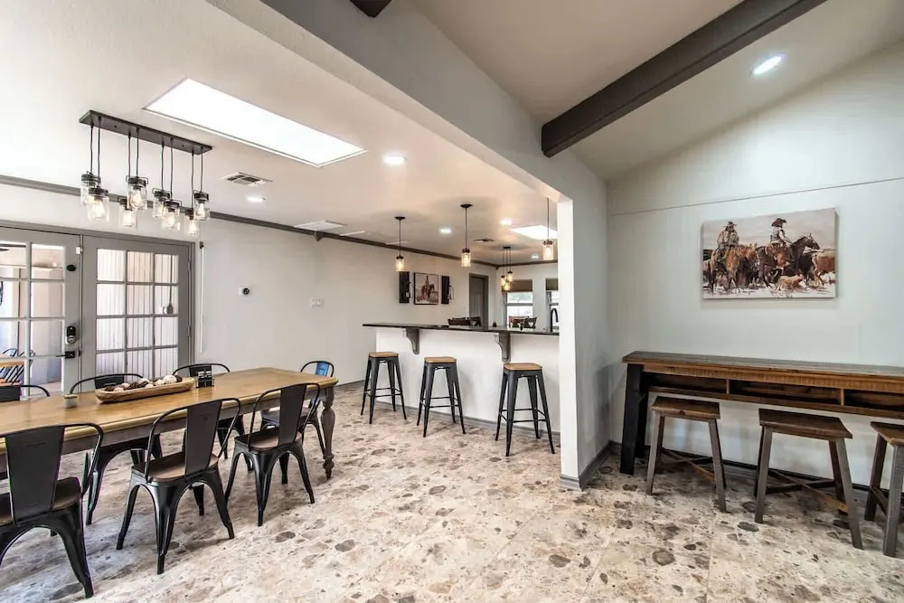 Ocean Dr Sleeps 19 With Hot Tub & Game Room