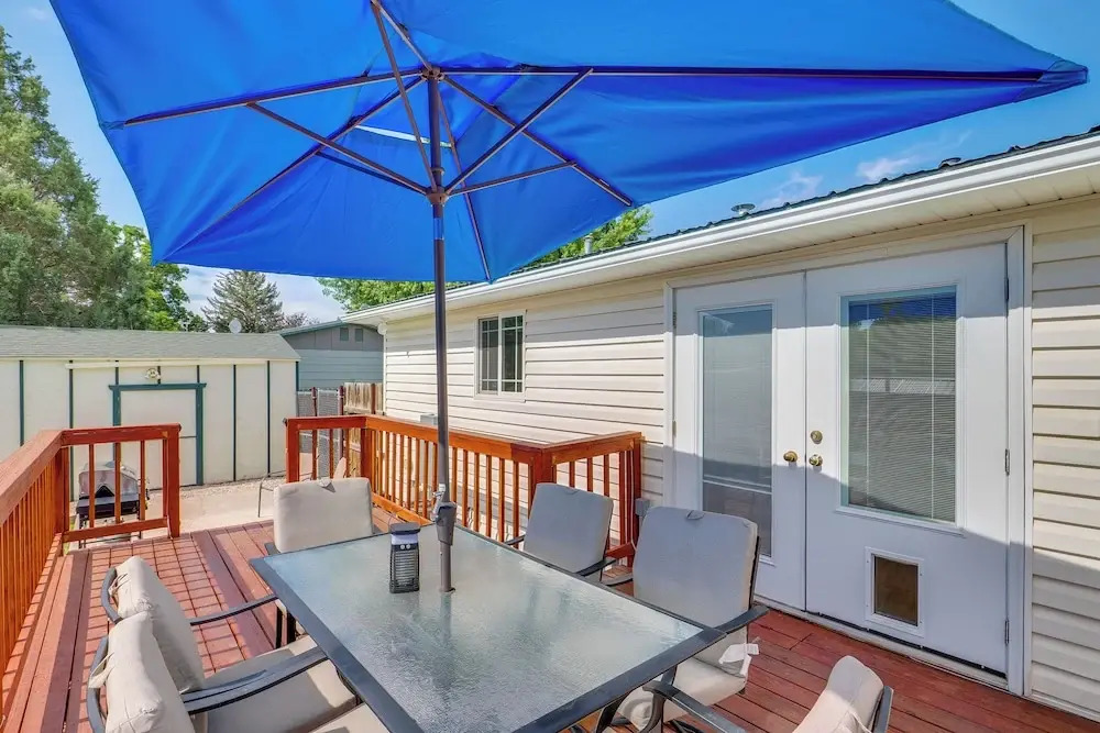 1 Mi to Main Street Vernal: Updated Home w/ Yard!