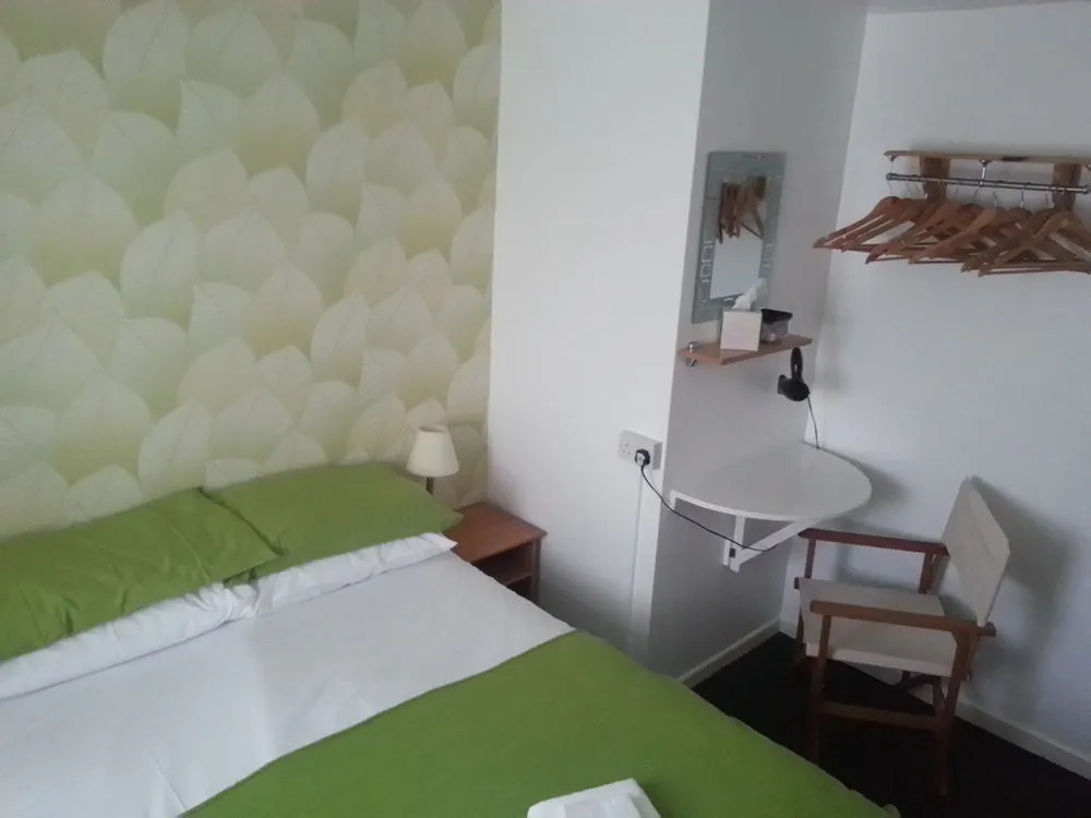 Oakleigh Guest House