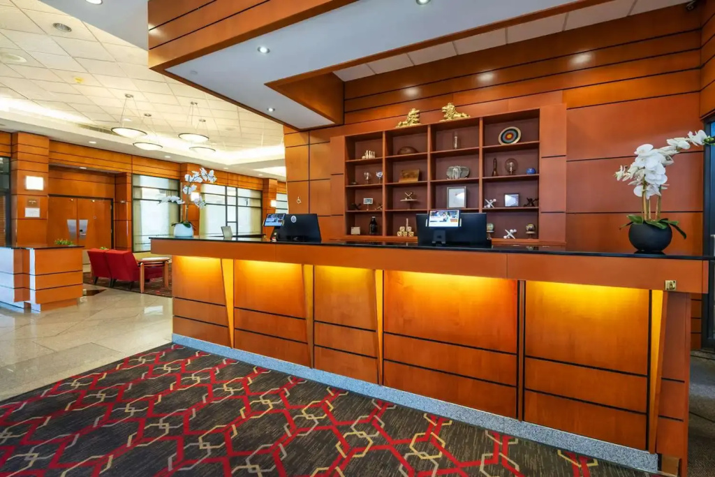 Grand Park Hotel Vancouver Airport, an Ascend Collection Hotel