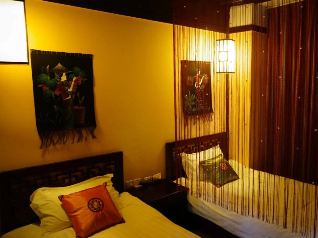 Lijiang Wangjia Courtyard Inn
