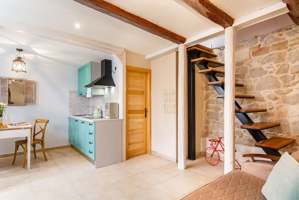 Domus "ANNO 1881"