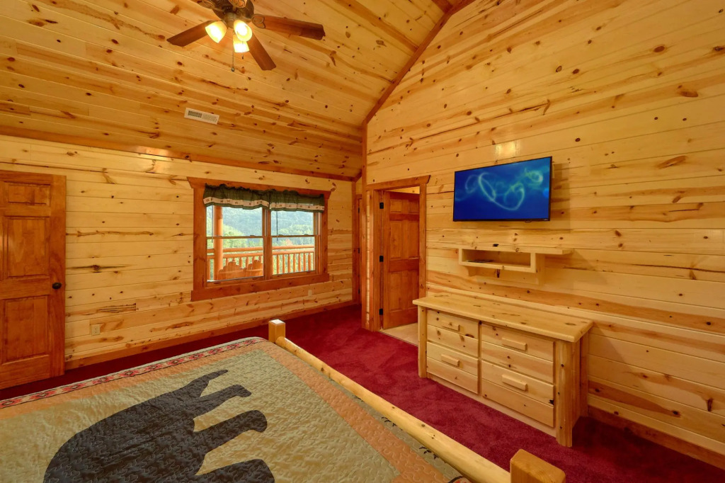Paradise Point Pool Lodge