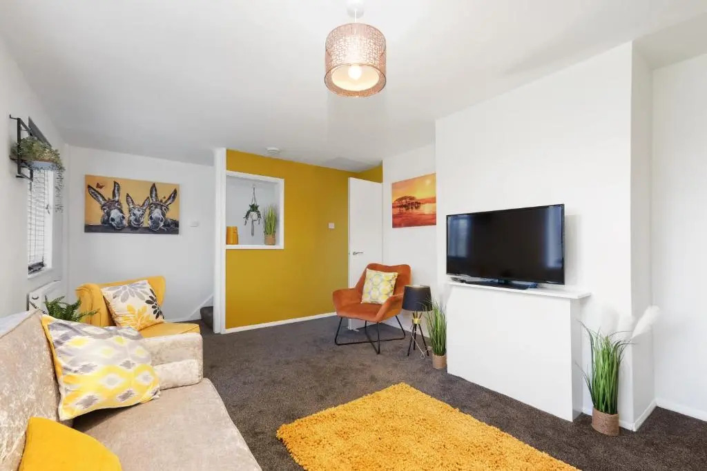 Brambles House West Drayton 3 Bedroom