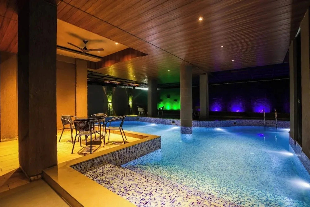 6bhk Pearl Drops Villa Igatpuri Heated Pool