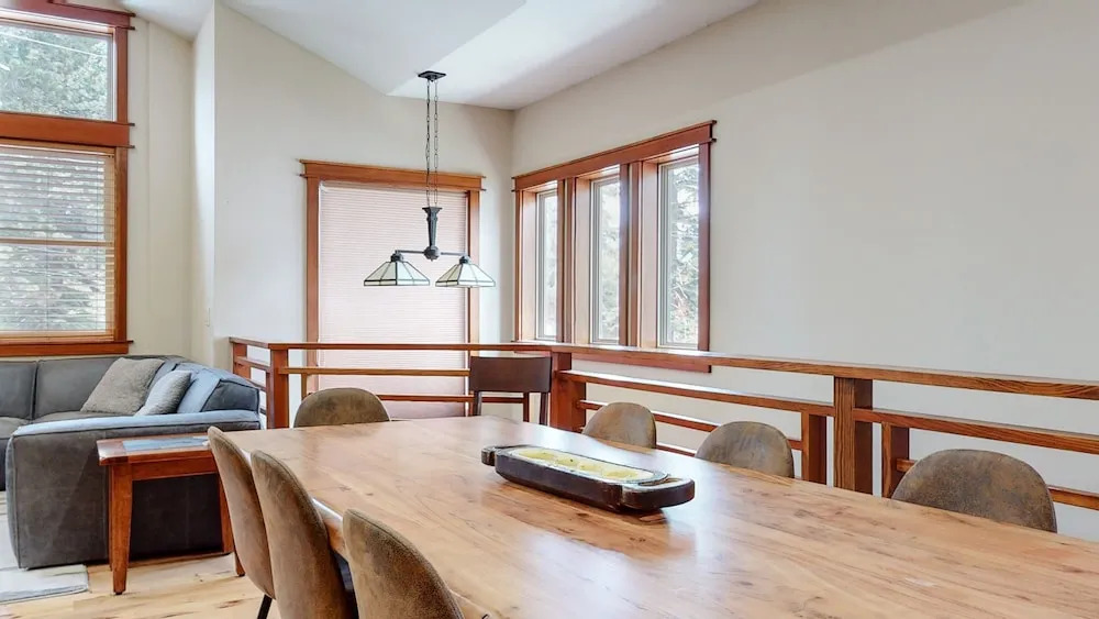 Red Slate Canyon - Modern 2-story Condo