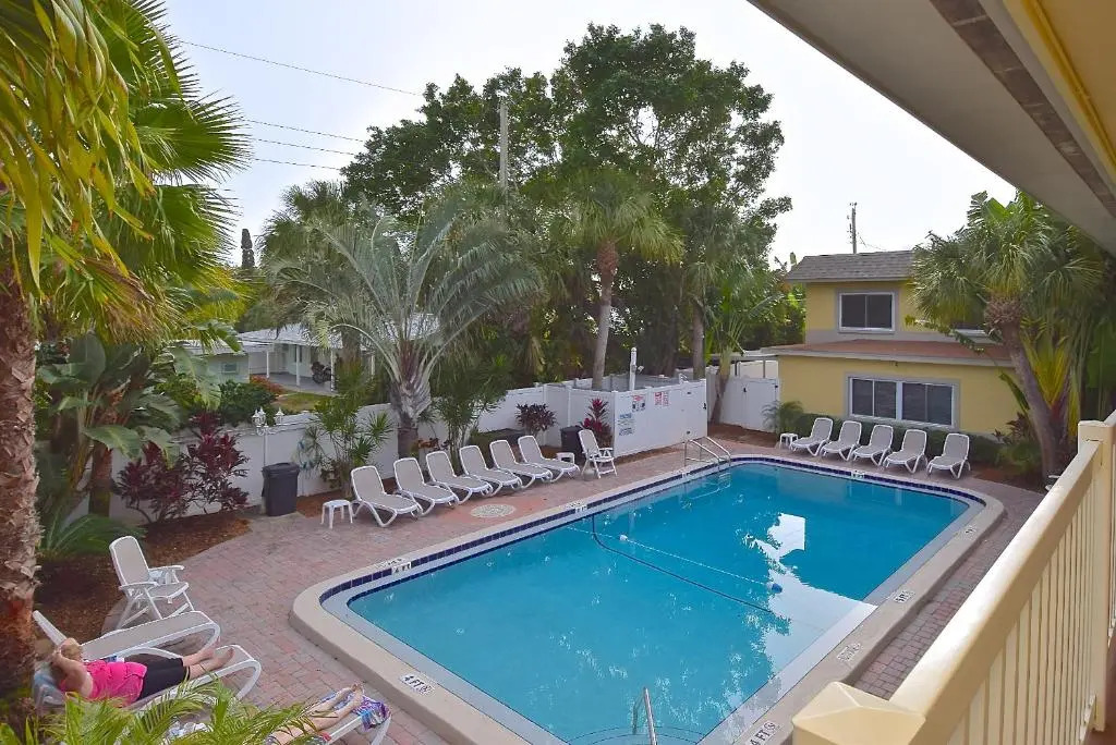 Waves 18, 2 Bedroom, Pool View, Heated Pool, Bbq, Wifi, Sleeps 6