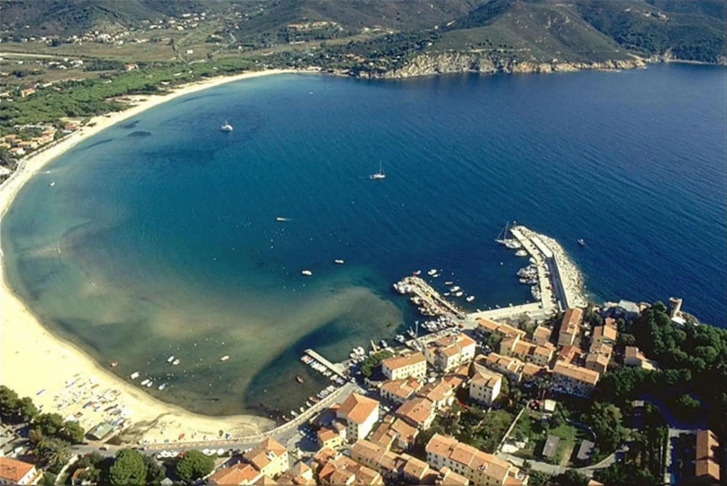 Three-room apartment 4/6 beds Carlotta 200 meters from the center of Marina di Campo-CASA CARLOTTA