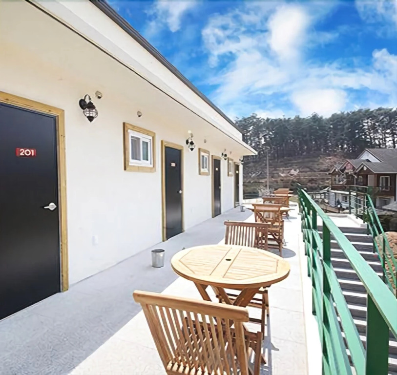 Gangneung Lacblanc Pension