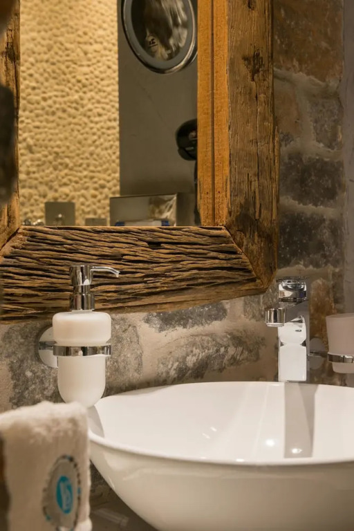 Lindos Shore Summer House with Jacuzzi And Sea View !!!
