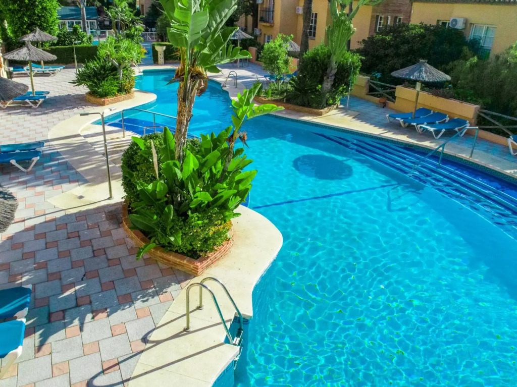 2 Habs Buena terraza con BBQ - WiFi, Piscina