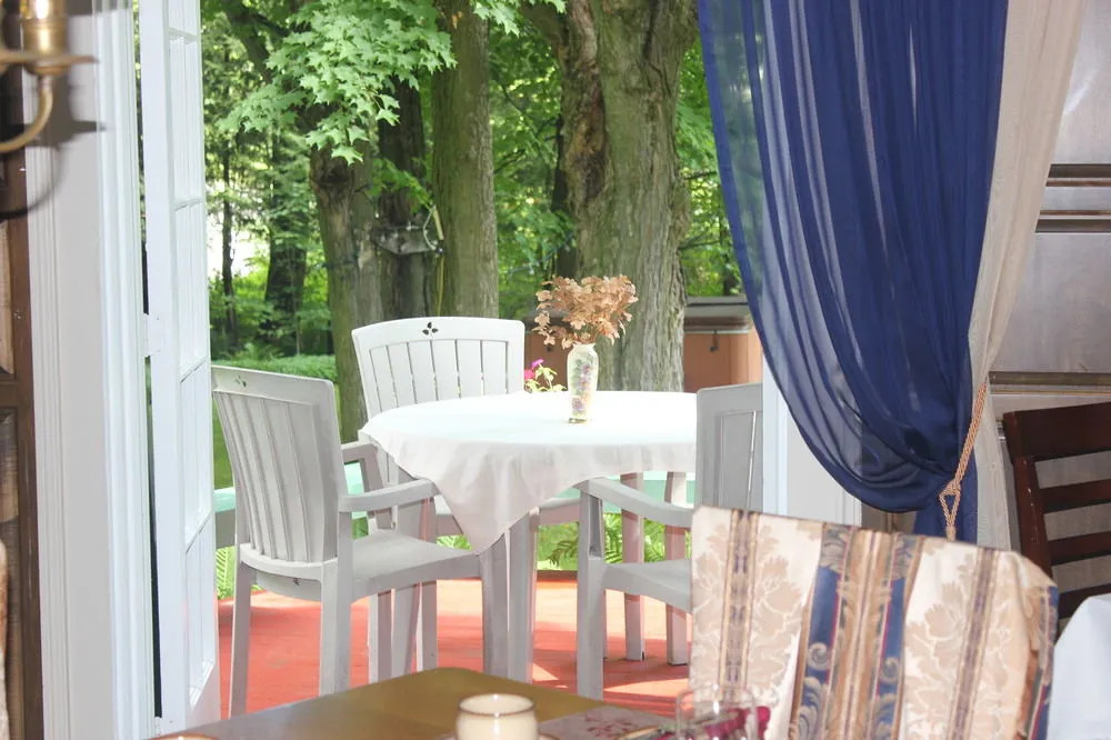 Lee Farm Inn