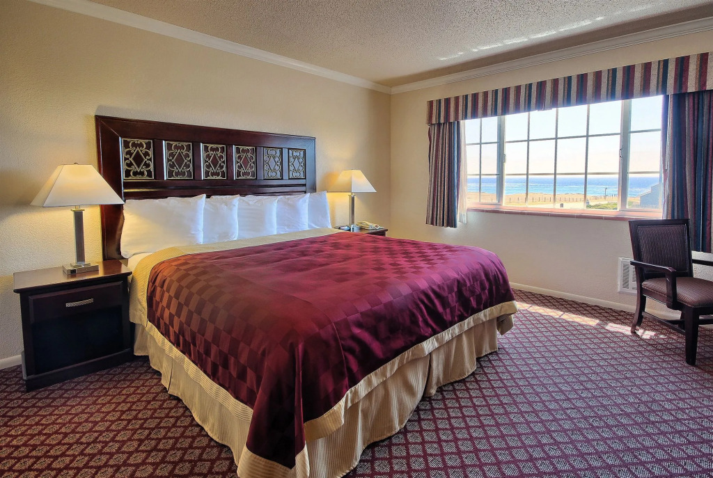 Sea Breeze Inn - San Simeon