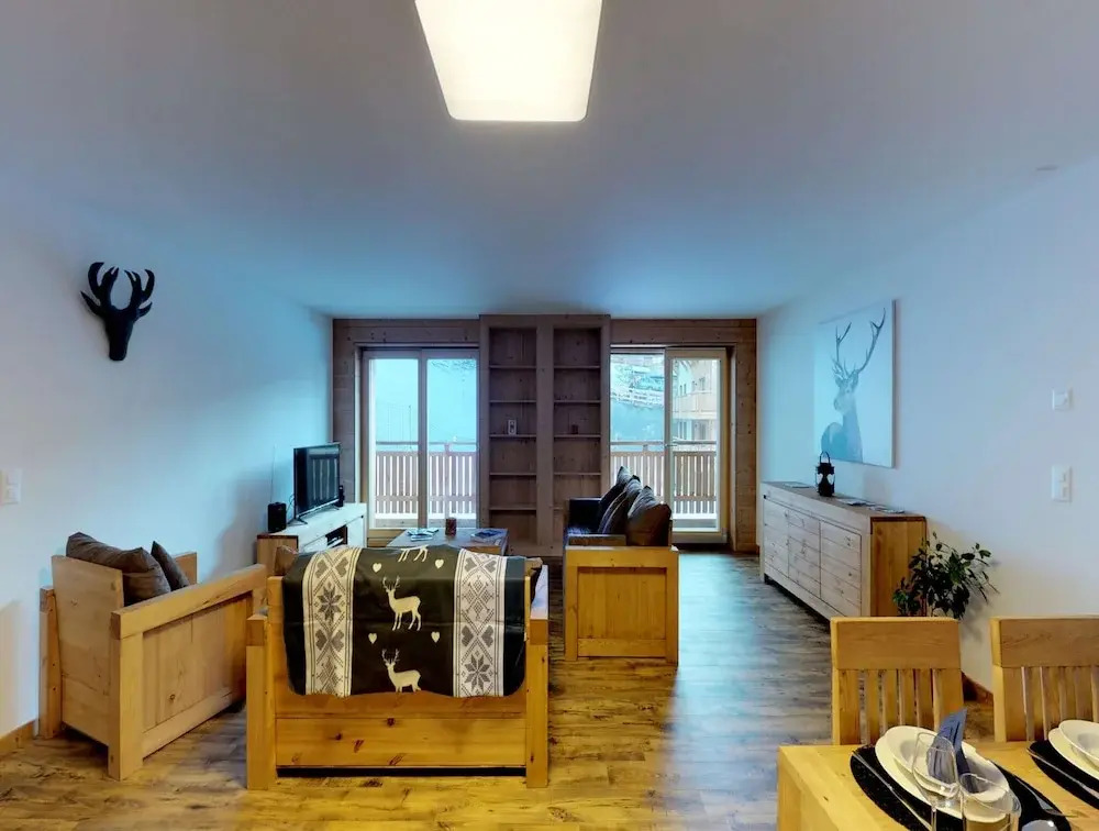 Apartment With Swimming Pool Access