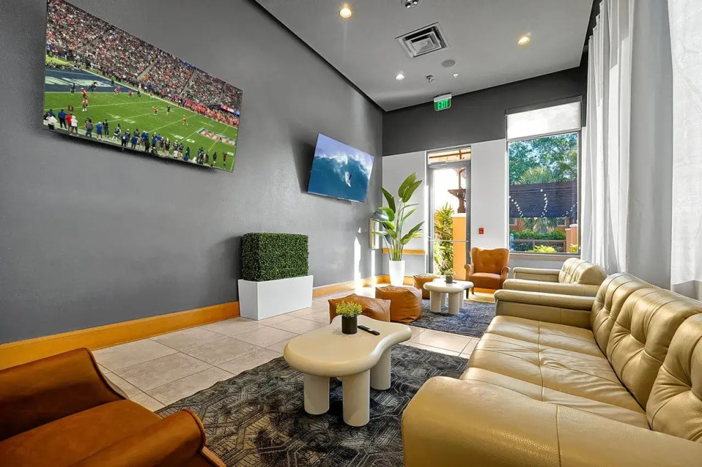 Regal Oaks Resort Vacation Townhomes by IDILIQ