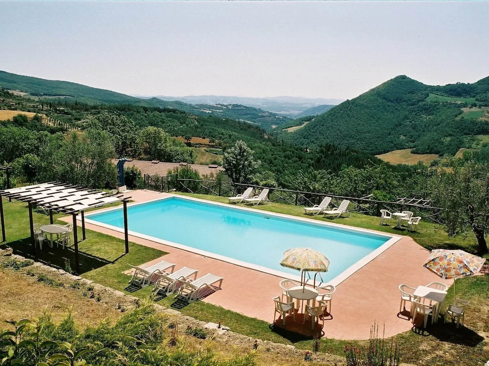 Farmhouse in Umbria near Palazzo Bourbon