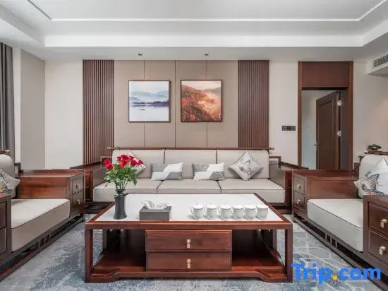 Rose Hotel (Nanyang Zhangheng Avenue Municipal Government Store)