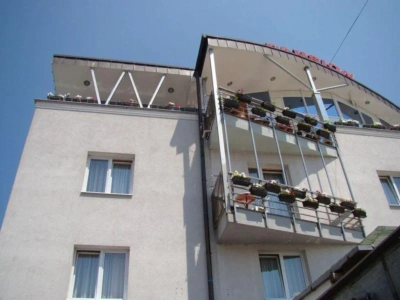 Ada Hotel