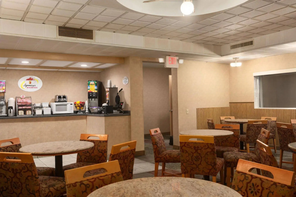 Super 8 Williamsville Buffalo Airport