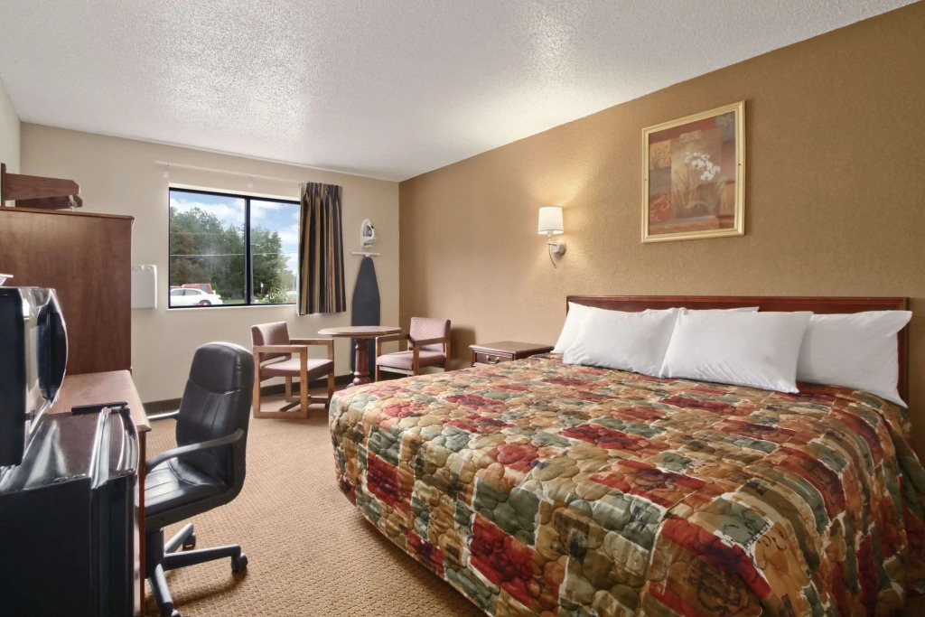 Super 8 by Wyndham Richmond Airport VA