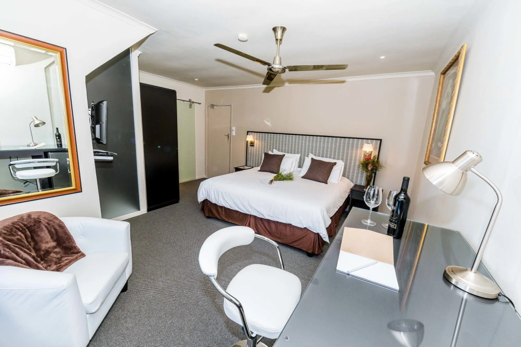 Le Petit Chateau Guest House