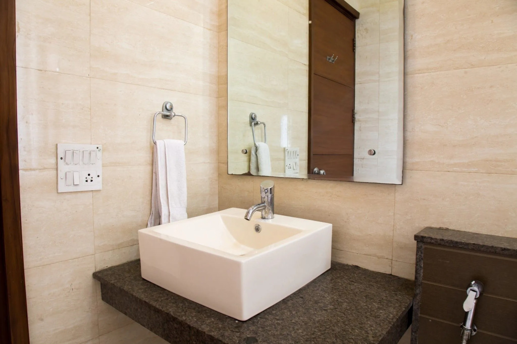 FabHotel The Mple Stays - Nr Leisure Valley Park, Iffco Chowk