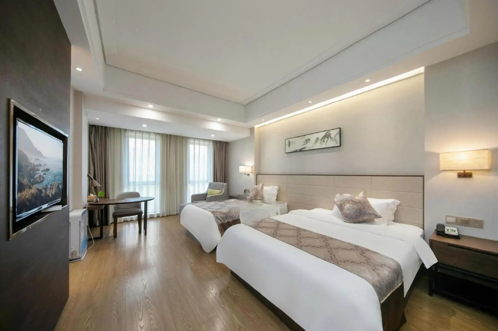 Manju Hotel (Zhujiajian Wharf, Putuo Airport)