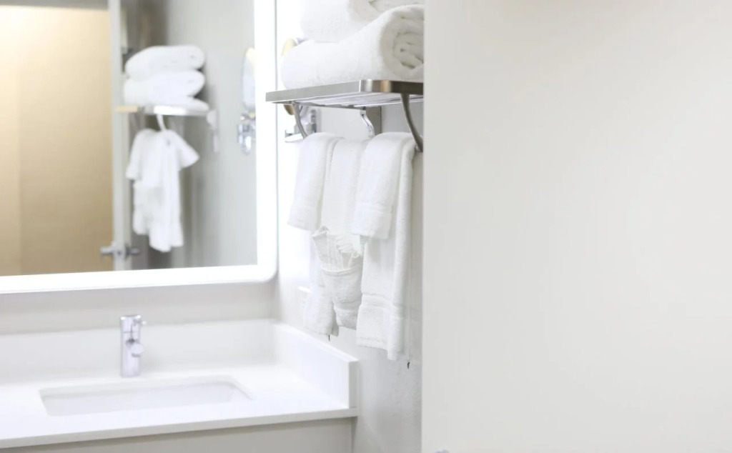 Holiday Inn Chicago Oakbrook by IHG
