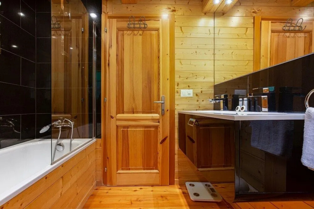 Gorgeous Chalet Amidst Mountains in La Tzoumaz