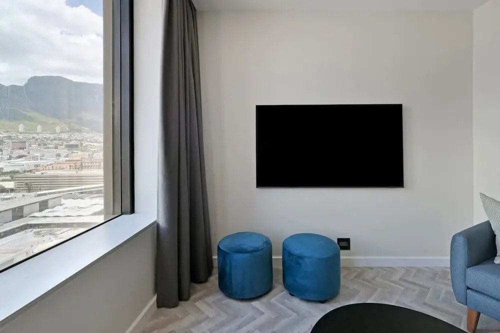 15th-floor 2-bed Panoramic City Views Modern Living