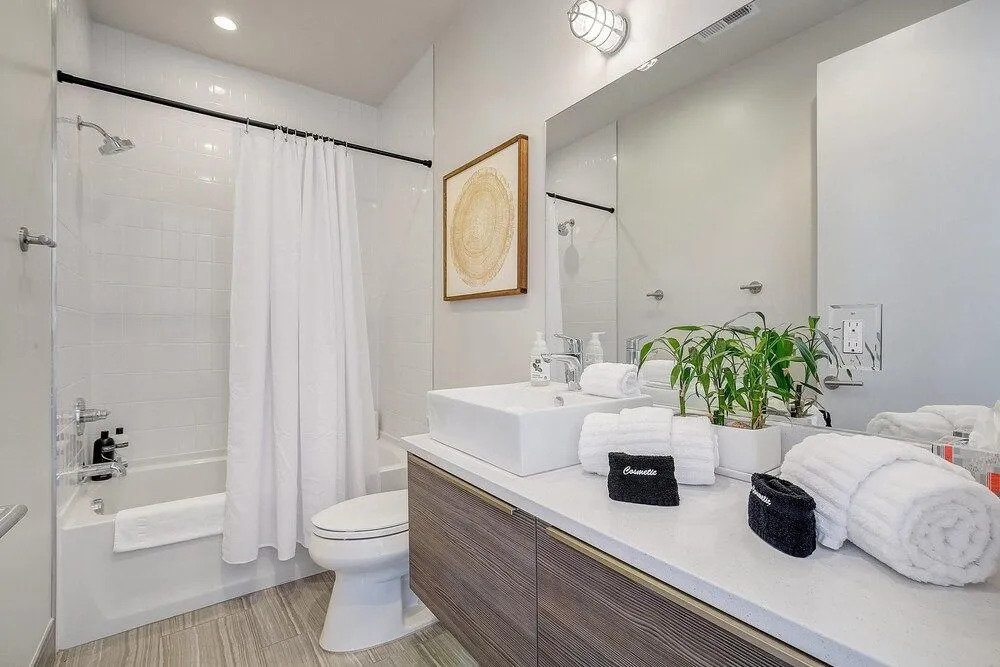 Amazingly Sleek Rino Pad - Stunning Mountain Views