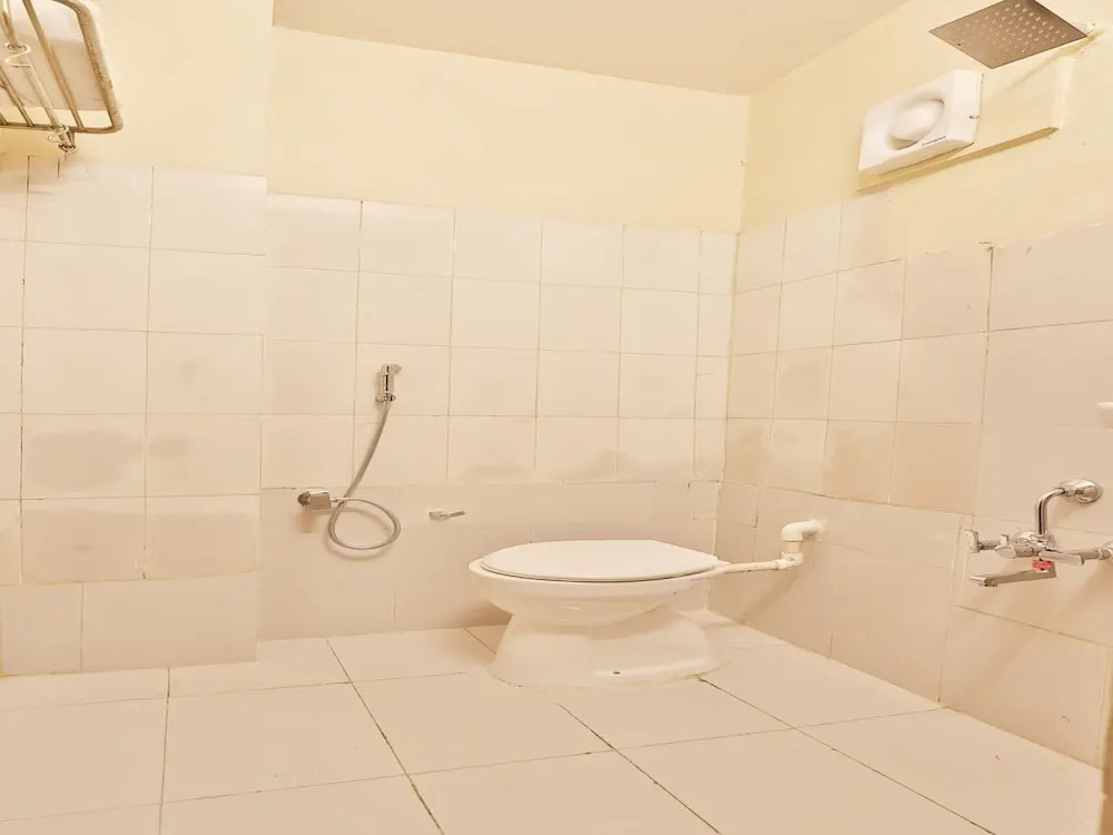 OYO 11427 Hotel Kalyan