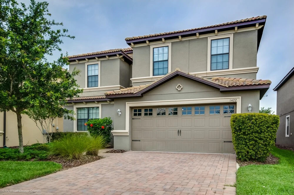 1422 Moonvalley Drive
