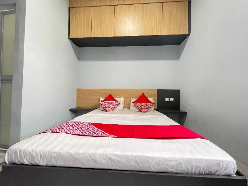 OYO 90527 Homestay 81 Baloi - A