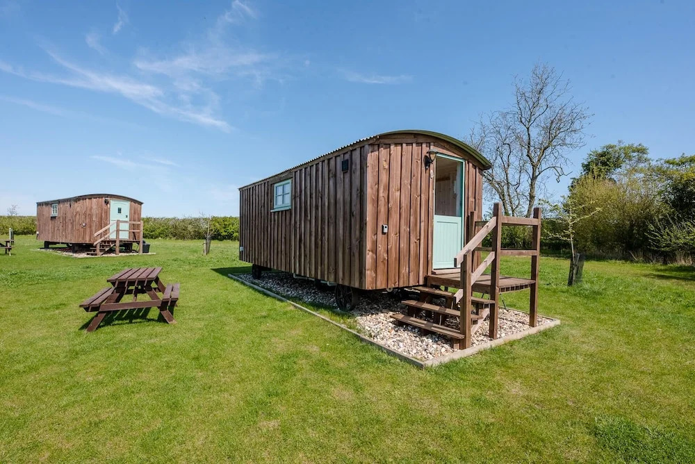 Honeysuckle Farm Hut 3 - Suffolk Farm Holidays Air Manage Suffolk