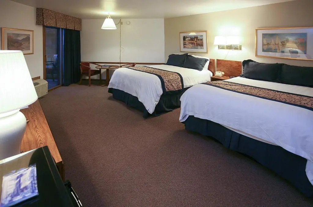 Pine Grove Resort