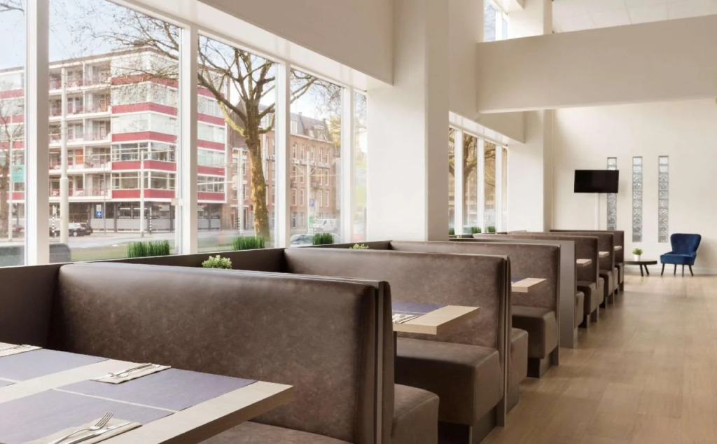 Rotterdam Teleport Hotel