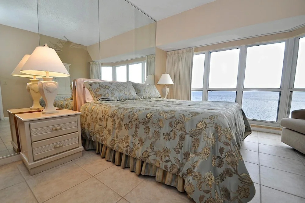 24 Players Club 2 Bedroom Condo By Coastal Dreamin