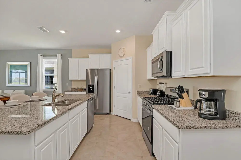 Lake View Home, Lavish Home With Big Pool Area, CDC Standards #7st556