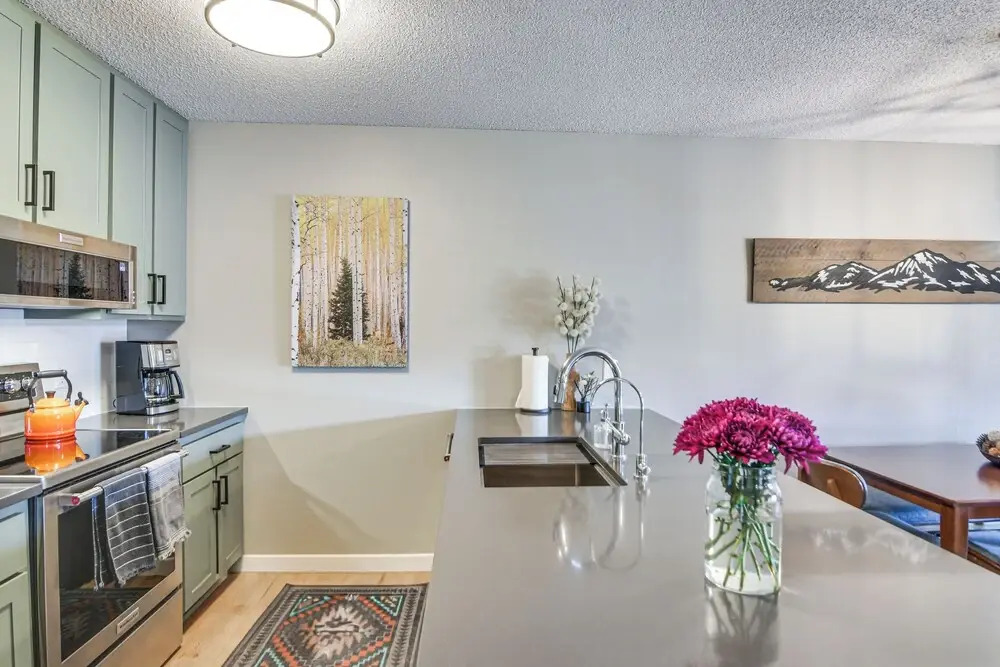 Elevated Fraser Condo w/ Mountain View & Amenities