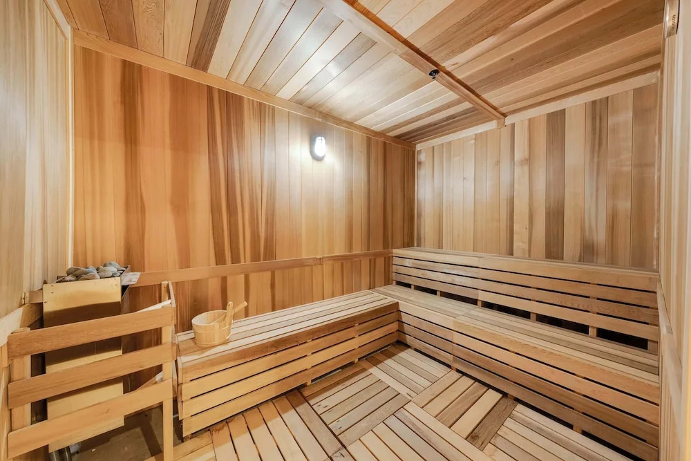 Sleek Escape-resort-style Stay With Pool & Parking