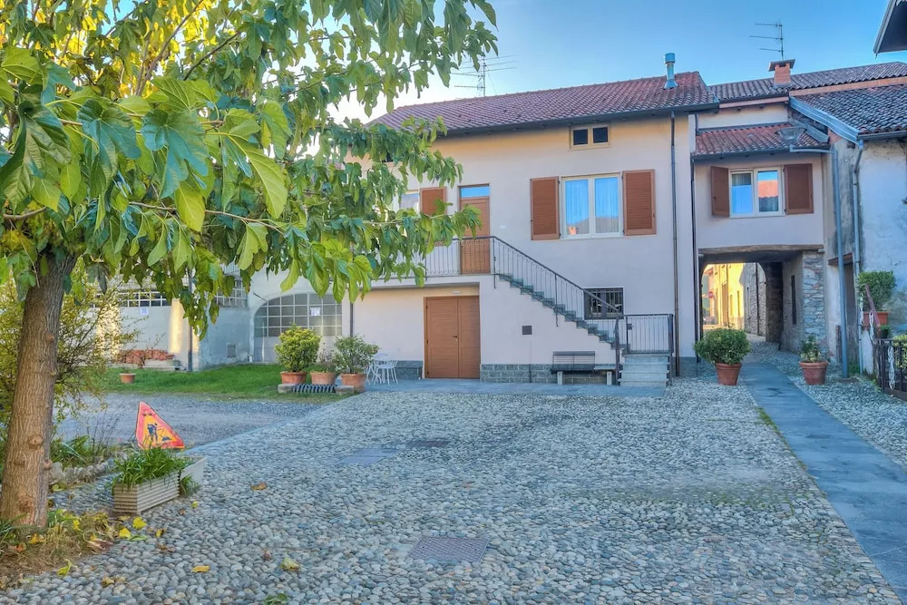 La Valbinella Few Meters From Varese Lake