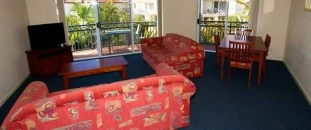 Blue Water Bay Luxury Villas - Southport