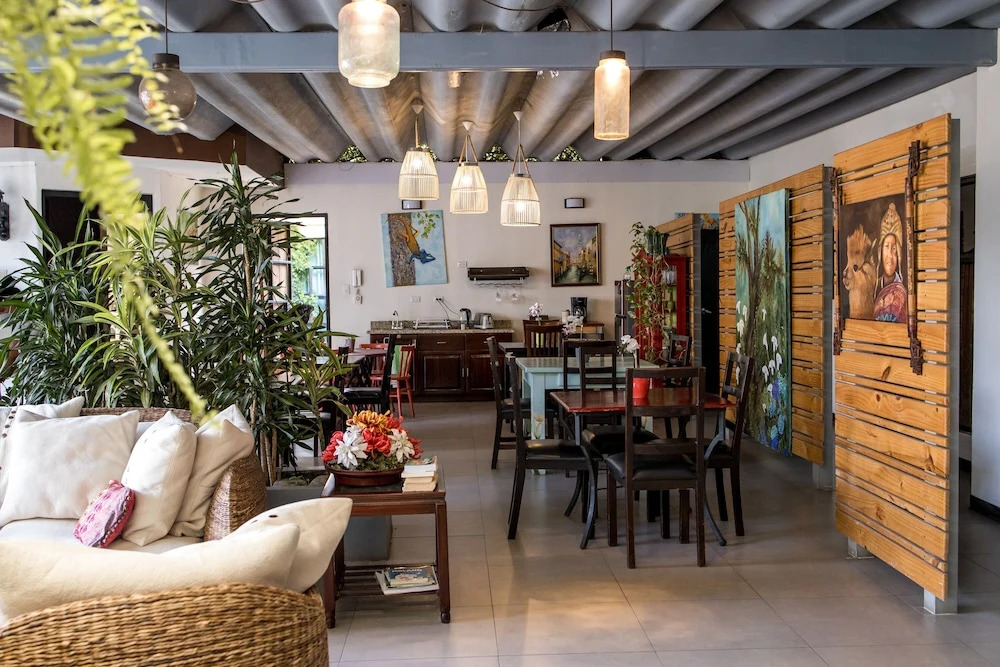 Casa María Aeropuerto B&B