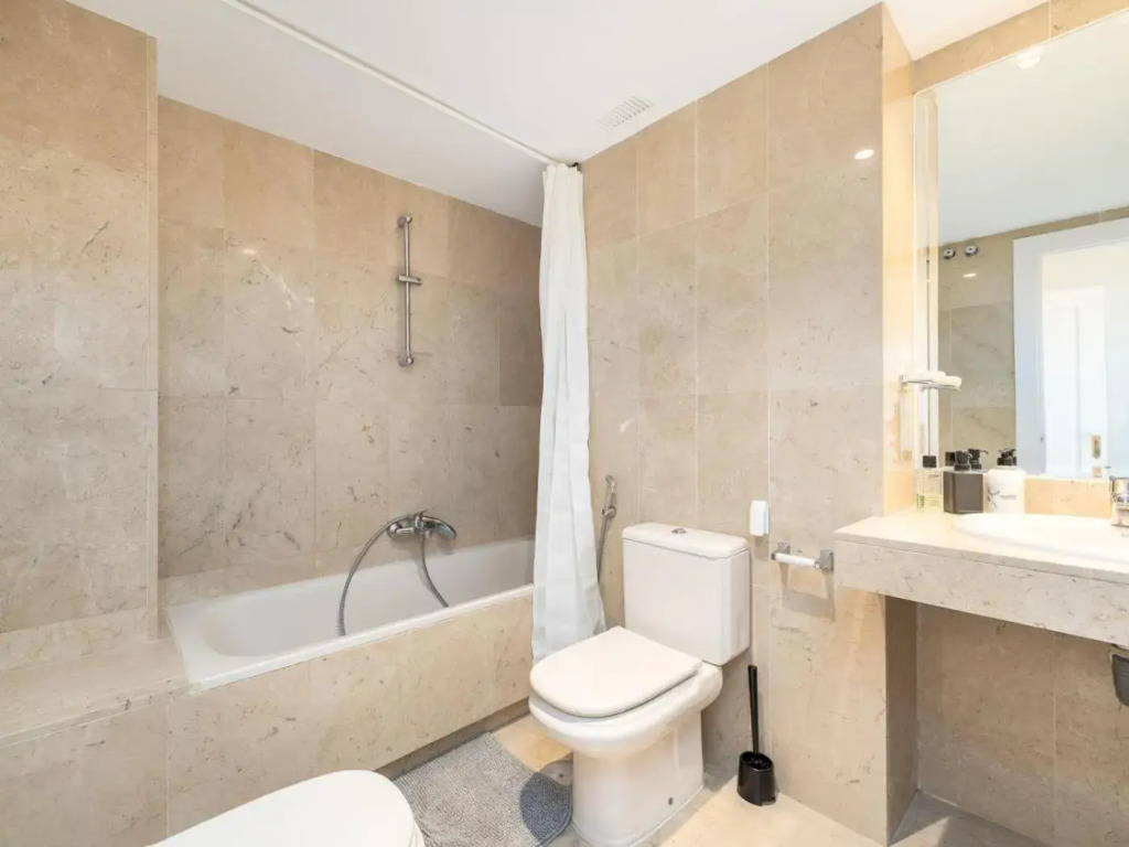 Señorío de aloha 2 bedroom within walking distance to Puerto Banus