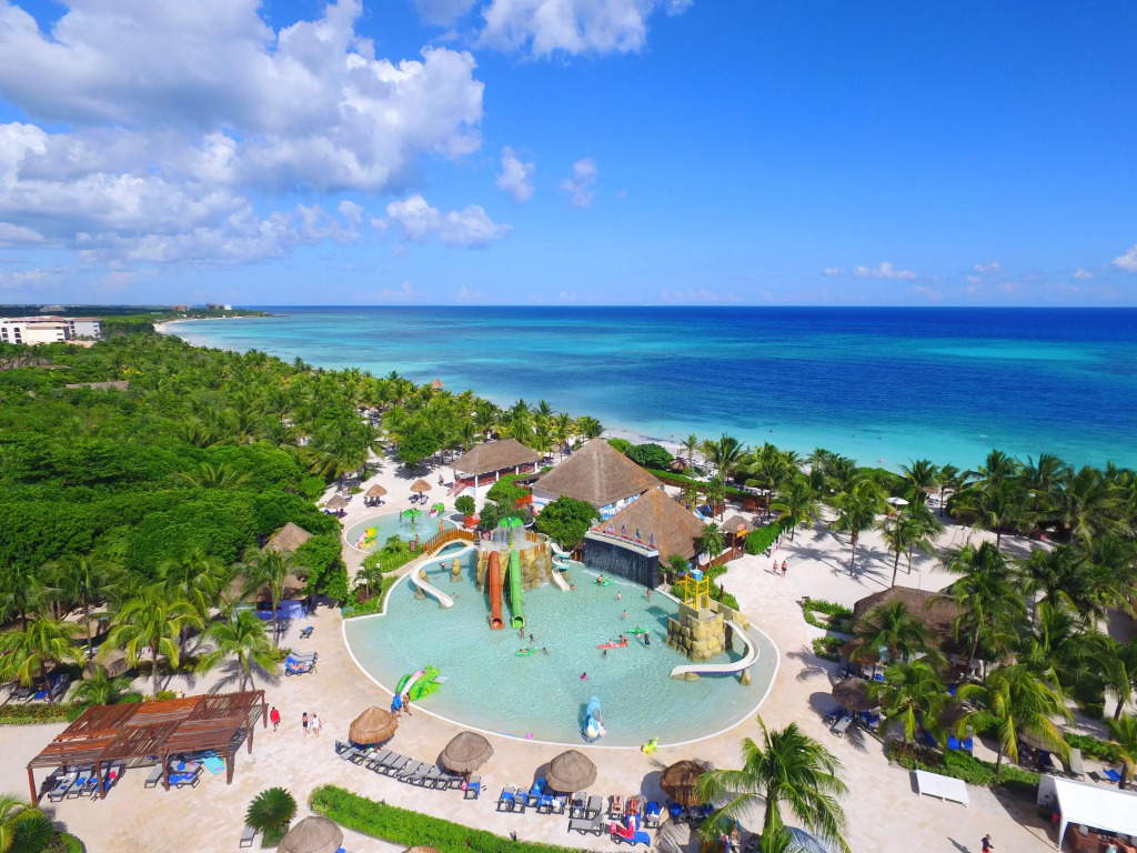 Family Selection at Grand Palladium Kantenah Resort & Spa - All Inclusive